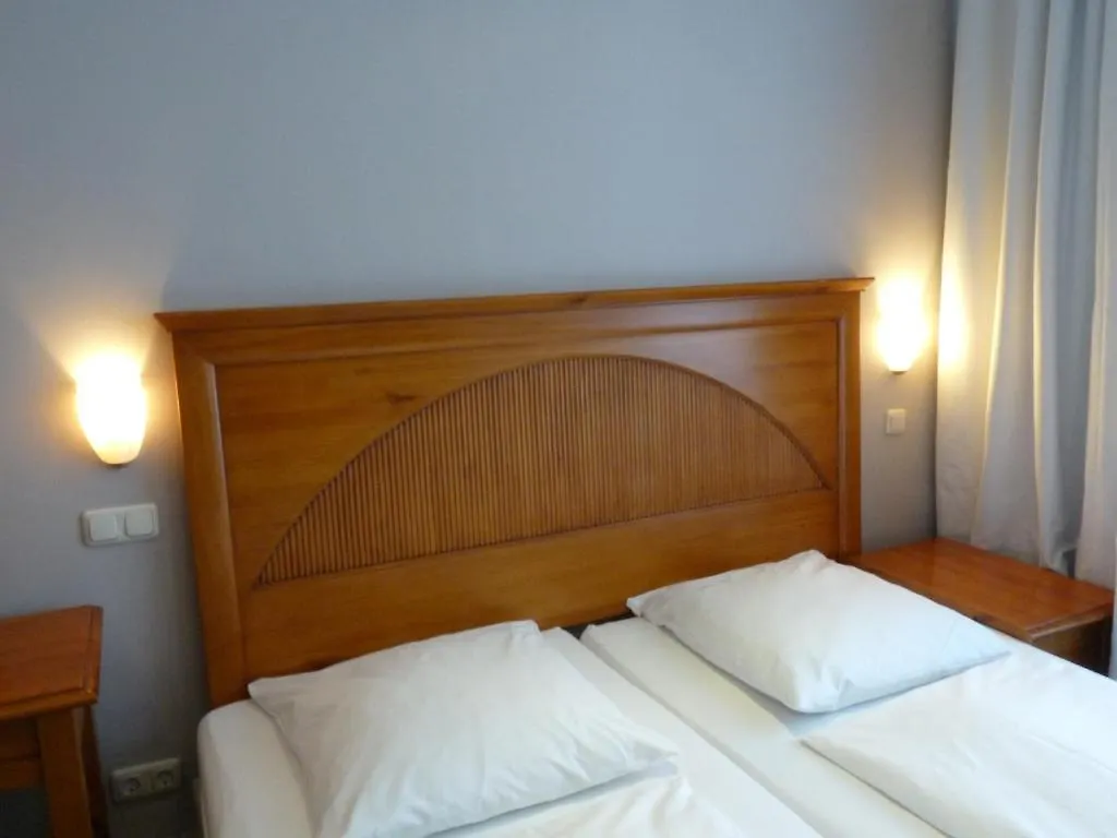 Hotel 66